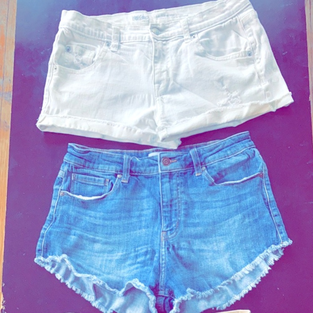 Women’s Summer shorts. White /jean /khaki.